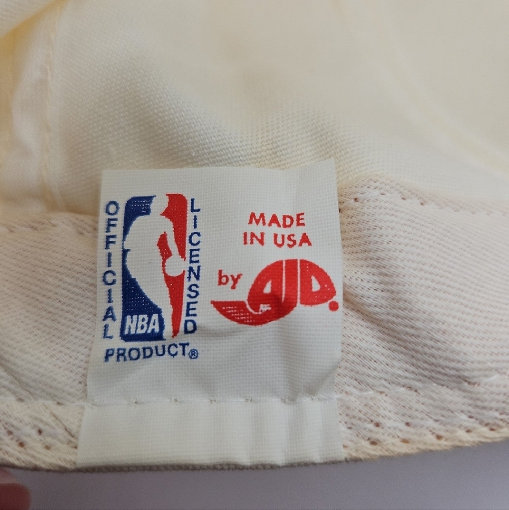 Vintage 90's Chicago Bulls Michael Jordan 23 Signature White Snapback Hat - Picture 4 of 6
